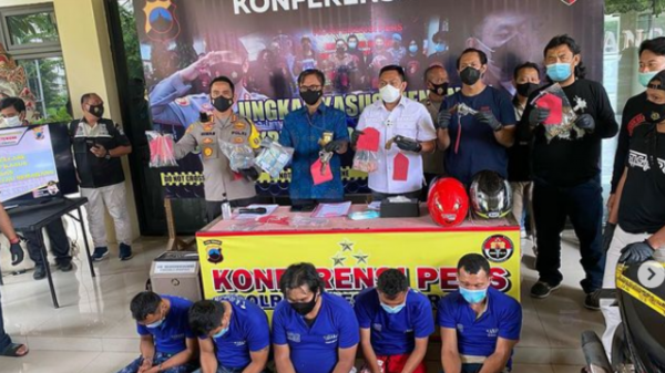 Judi Berujung Rugi: Polrestabes Semarang Mengamankan 5 Tersangka