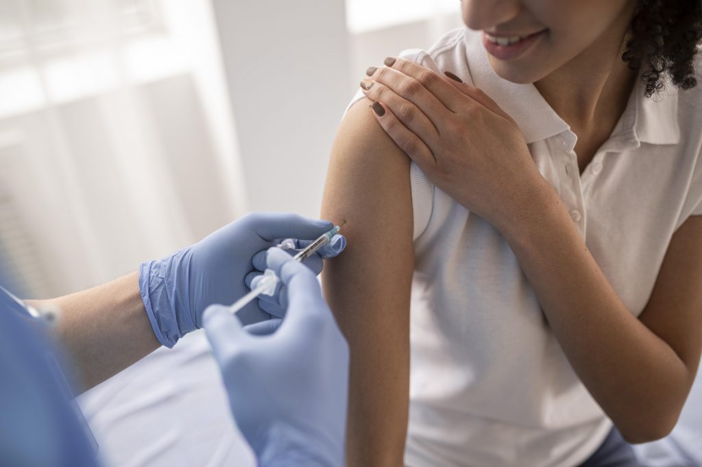 Puluhan Orang Dengan Gangguan Jiwa Menjalani Vaksinasi Massal